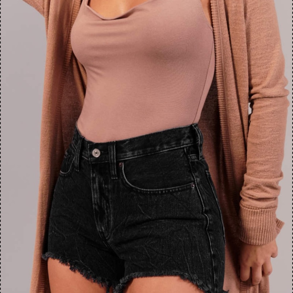 Brand new Abercrombie Mid Rise Boyfriend S…